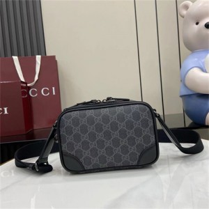 구찌 GG 엠블럼 슈퍼 미니백 821217 2025/신상