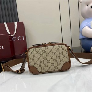 구찌 GG 엠블럼 슈퍼 미니백 821217 2025/신상