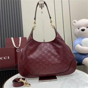 구찌 B 스몰 숄더백 834981 2025/신상