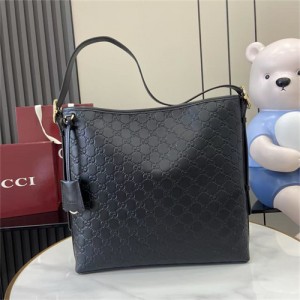 구찌 GG 엠블럼 미디엄 숄더백 847452 2025/신상