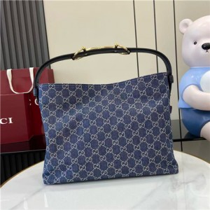 구찌 GG 스웨이드 스몰 숄더백 850926 2025/신상