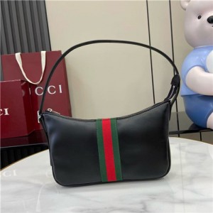 구찌 숄더백 863406 2025/신상