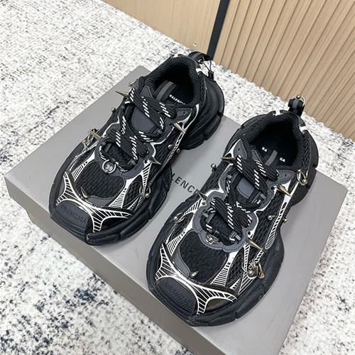발렌시아가 남여공용 스니커즈 B65993-1 2025/신상
