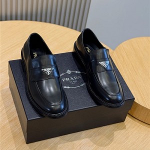프라다 남성용 구두 P55473-2 2026/신상
