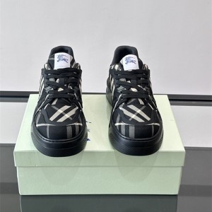 버버리 남성용 스니커즈 B68734-1 2026/신상
