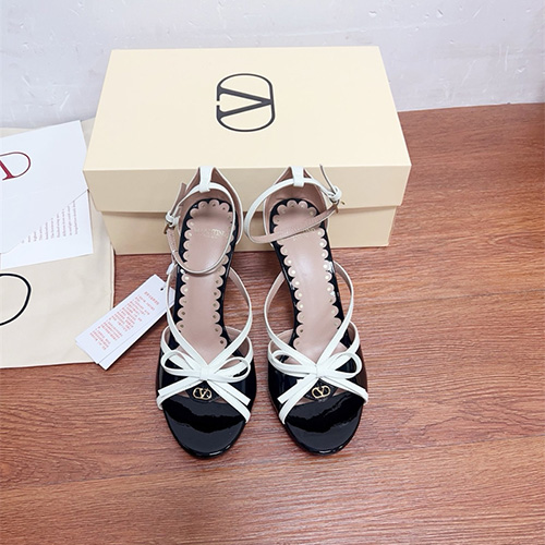 발렌티노 여성용 샌들 (굽높이8.5CM) V46553-2 2026/신상