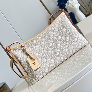 루이비통 캐리올 이스트웨스트 숄더백 M2A136 2026/신상